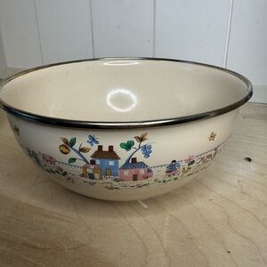 Charming medium heartland mixing bowl
